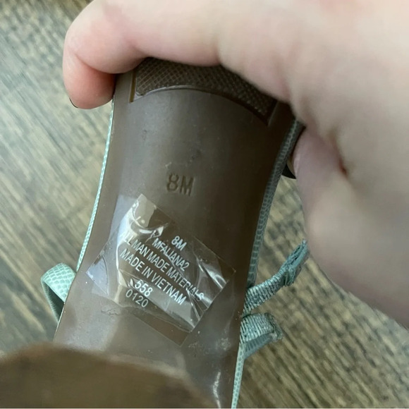 Marc Fisher Aliana Light Green Lizard-Embossed Strappy High Heel Sandals size 8 - Picture 8 of 9